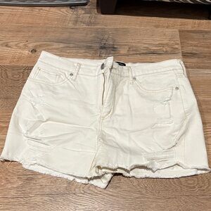 Scoop NYC Cream Jean Shorts